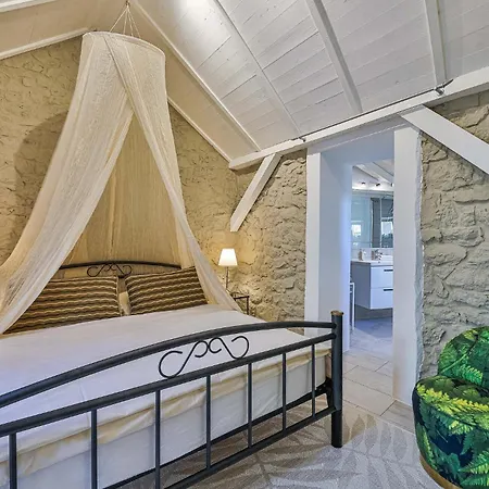 Beautiful In Drvenik Mali Сasa de vacaciones Petomavar