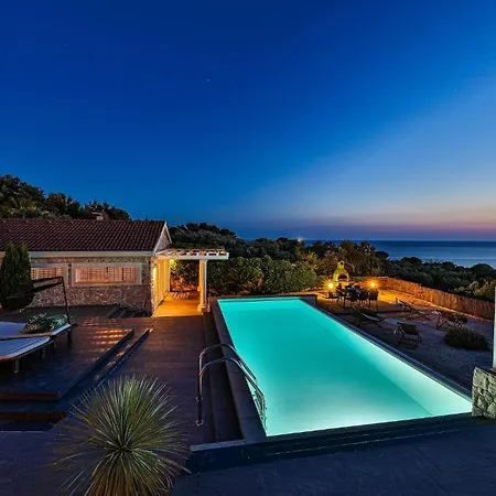 Awesome In Drvenik Mali With House Sea View Petomavar