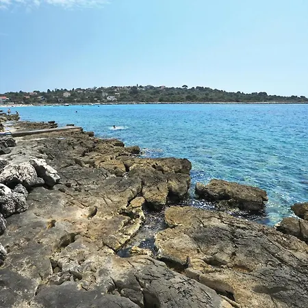 Awesome In Drvenik Mali With House Sea View בית נופש *